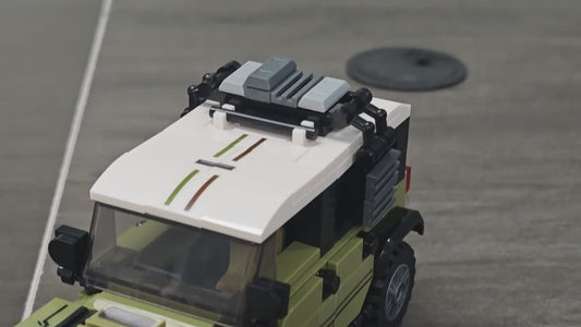 330PCS GREEN CLASSIC OFF-ROAD SUV MODEL BUILDING KIT
